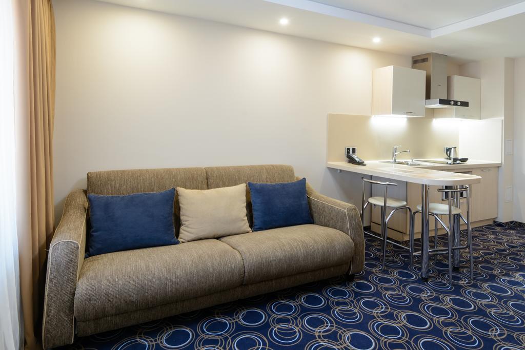 Apart Hotel 92/2 Караганда Экстерьер фото